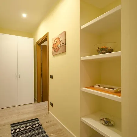 דירה Accogliente Apt Al Centro Con Giardino E Jacuzzi *