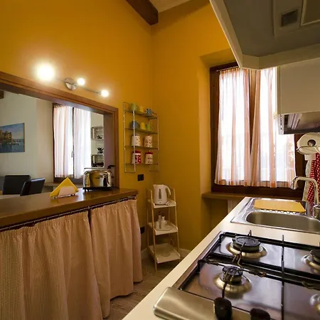 Accogliente Apt Al Centro Con Giardino E Jacuzzi Apartment *