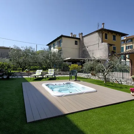 Accogliente Apt Al Centro Con Giardino E Jacuzzi Apartment *