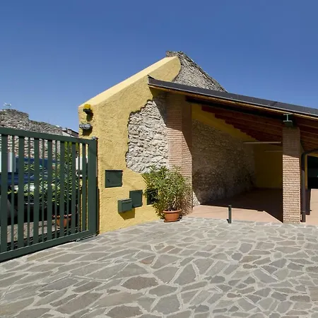 Accogliente Apt Al Centro Con Giardino E Jacuzzi Torri Del Benaco